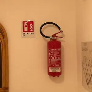 https://apt-sacca-house.taorminaitalyhotels.com
